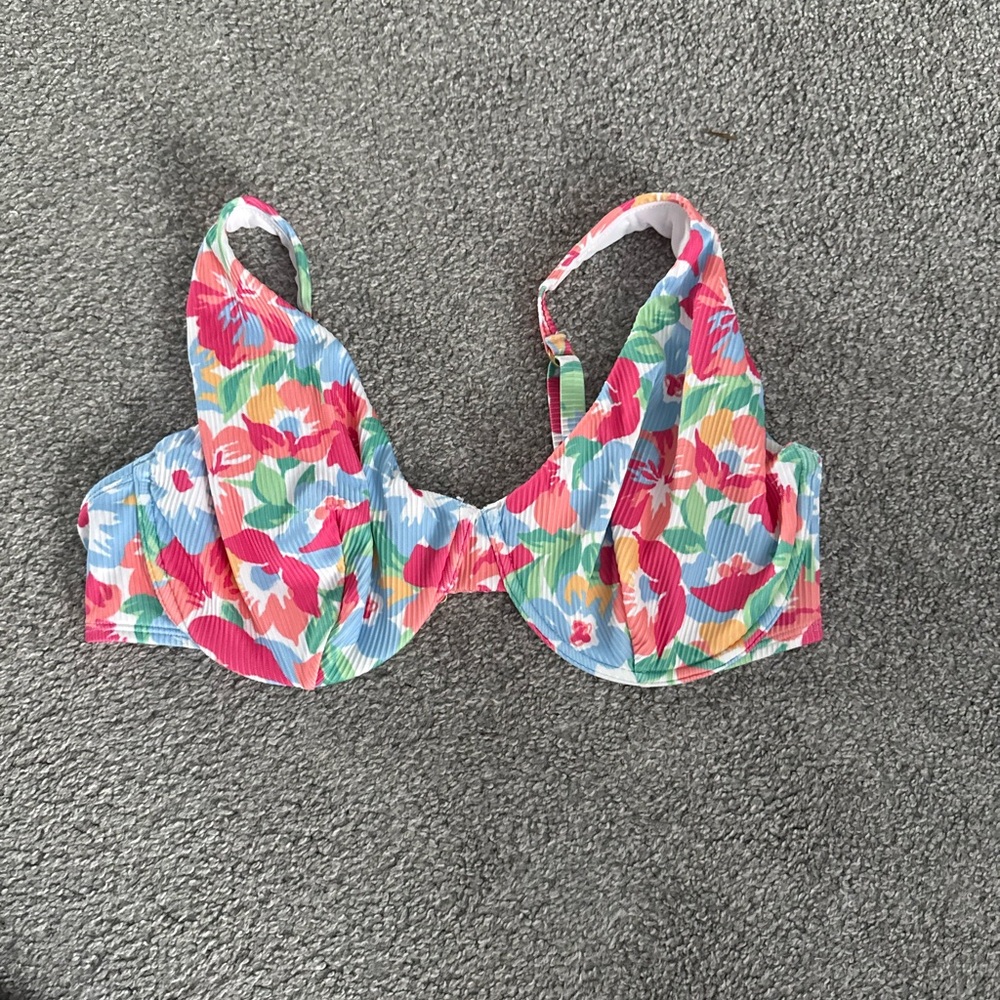 Hollister Curvy Bikini Top